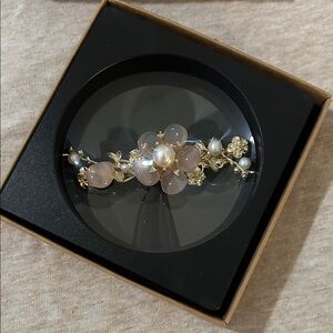 Elegant Floral Hair Clip with Pearls
